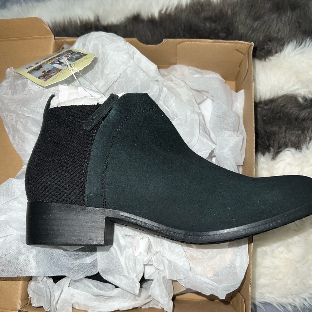 BRAND NEW TOMS DEIA BOOTIE